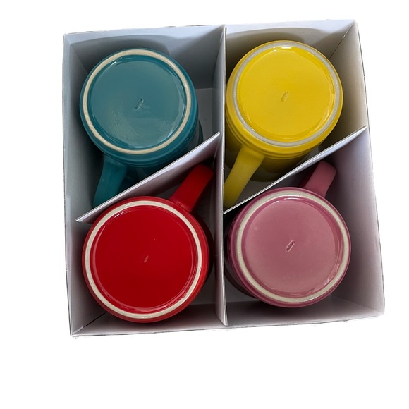 Le Creuset 12 oz stoneware multi-color mugs NEW - Picture 5 of 13